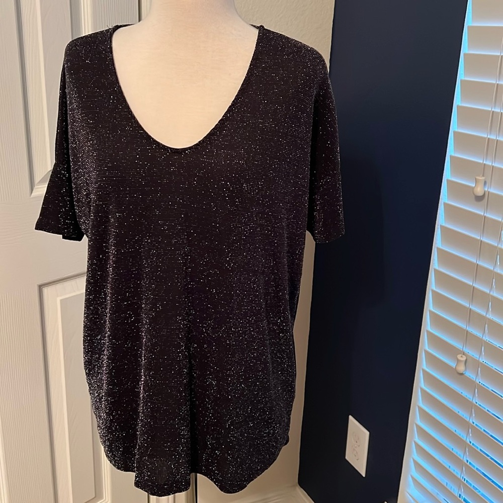 EUC Cherish Black Sparkle V-Neck Short Sleeve Top